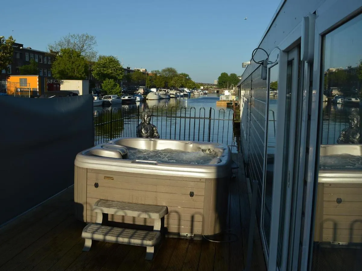 فندق Beautiful Houseboat With Terrace Jacuzzi لاهاي 0*,  هولندا